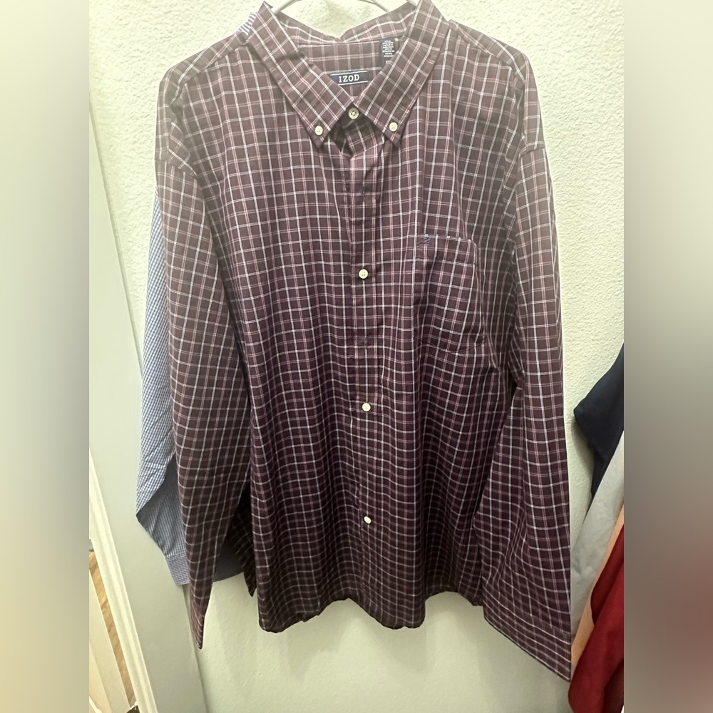 Izod Men's purple Plaid Button Down Shirt